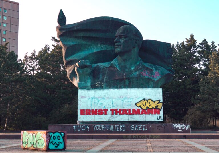 Die Wahrheit lässt sich nicht verfälschen: Die historisch-kritische Kommentierung des Thälmann-Denkmals
